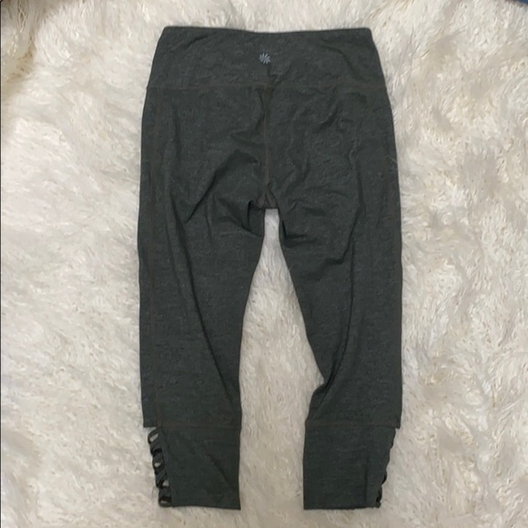 Athleta Quest Mind Over Mat Capri in Jasper Green - Picture 9 of 9